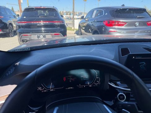 Used 2020 BMW 530e image 25