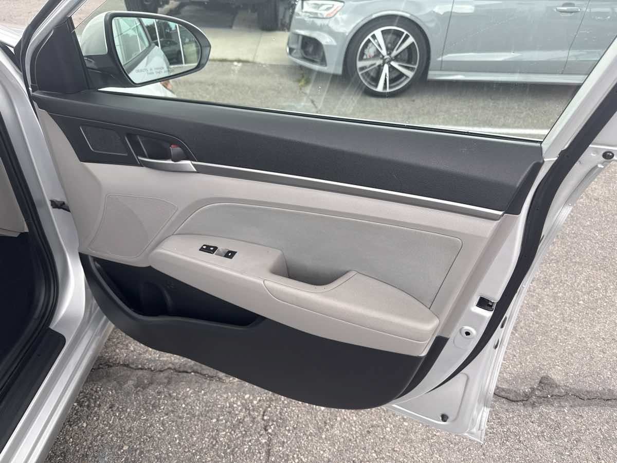 Used 2018 Hyundai Elantra Value Edition FWD image 22