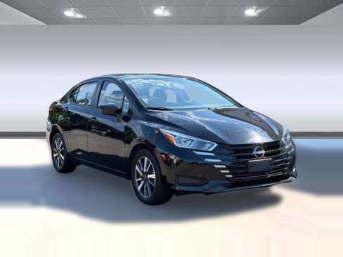 Used 2024 Nissan Versa SV FWD image 7