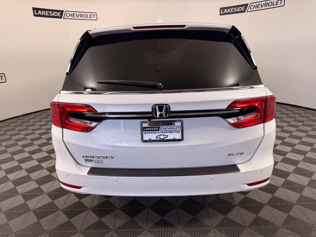 Used 2023 Honda Odyssey Elite image 5