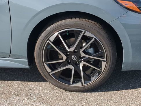 New 2025 Nissan Sentra SR image 11