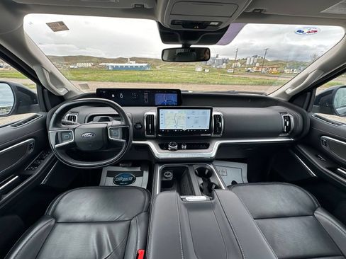 Used 2025 Ford Expedition Max Platinum AWD/4WD image 26