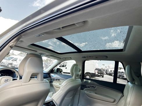 Used 2022 Volvo XC90 T6 Inscription w/ Lounge Package image 24