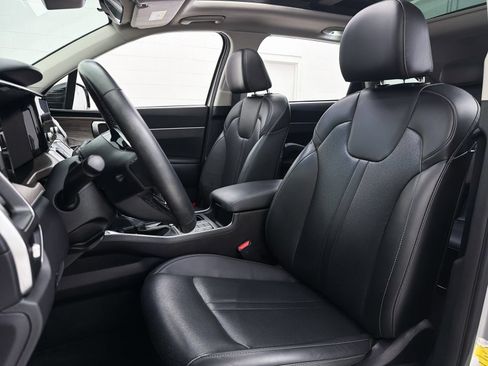Used 2022 Kia Sorento S w/ Panoramic Sunroof Package AWD/4WD image 22
