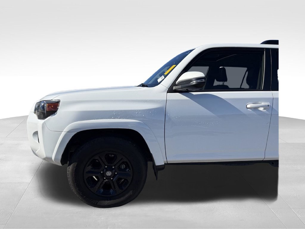 Used 2023 Toyota 4Runner SR5 Premium w/ Moonroof Package RWD image 21