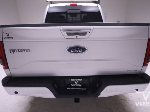 Used 2015 Ford F150 Lariat w/ Equipment Group 502A Luxury image 4