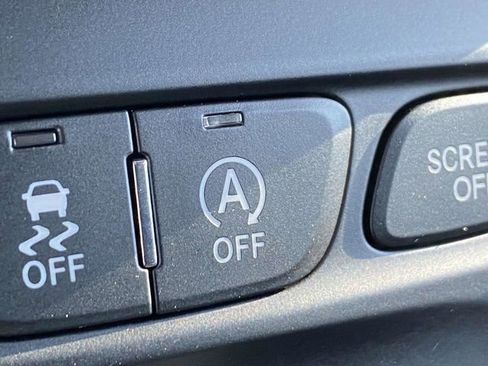 Used 2020 Jeep Cherokee Latitude Plus image 30