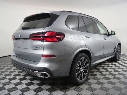 New 2026 BMW X5 sDrive40i w/ M Sport Package RWD image 3