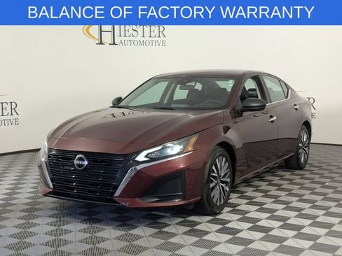 Used 2025 Nissan Altima 2.5 SV FWD image 4
