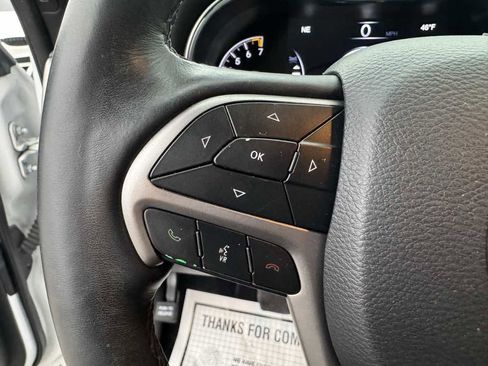 Used 2019 Jeep Grand Cherokee Laredo w/ Security & Convenience Group image 14