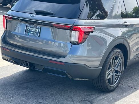 New 2026 Ford Explorer ST-Line w/ ST-Line Street Pack RWD image 7