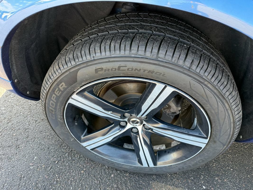 Used 2016 Volvo XC90 T6 R-Design w/ Vision Package AWD/4WD image 10