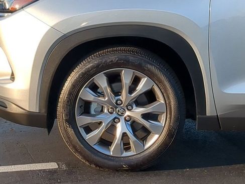 Used 2024 Toyota Grand Highlander Limited image 11