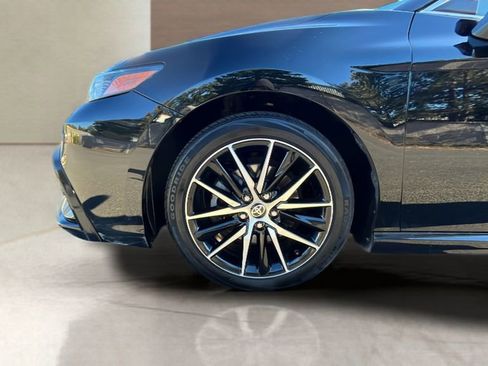 Used 2022 Toyota Camry SE image 19