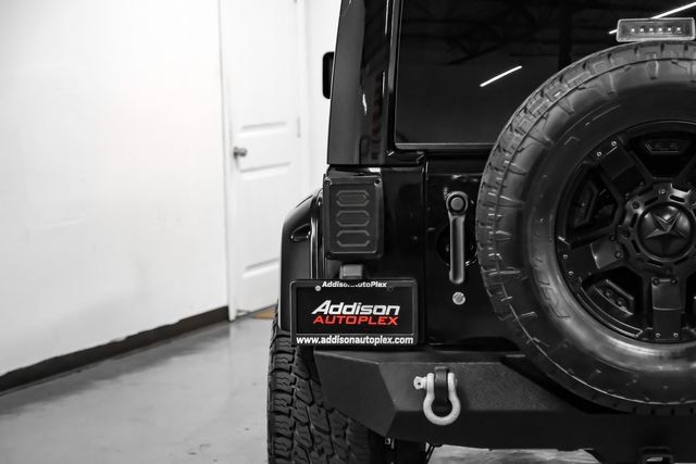 Used 2015 Jeep Wrangler Unlimited Sahara w/ Connectivity Group AWD/4WD image 45