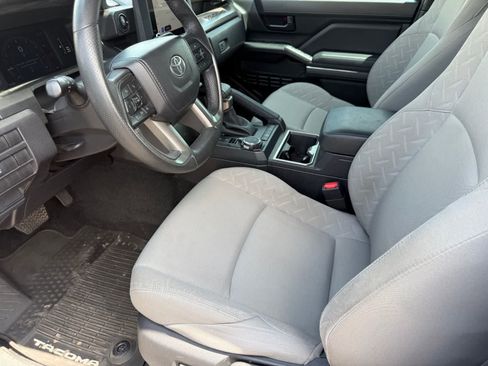Used 2024 Toyota Tacoma SR5 AWD/4WD image 20