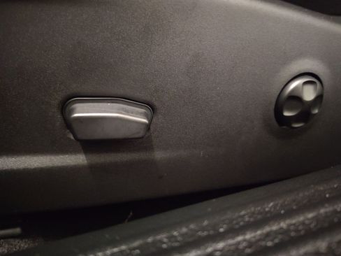 Used 2016 Dodge Challenger SRT Hellcat image 13