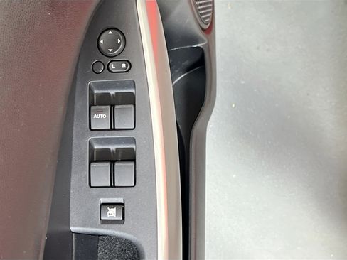 Used 2014 MAZDA MAZDA2 Sport FWD image 16