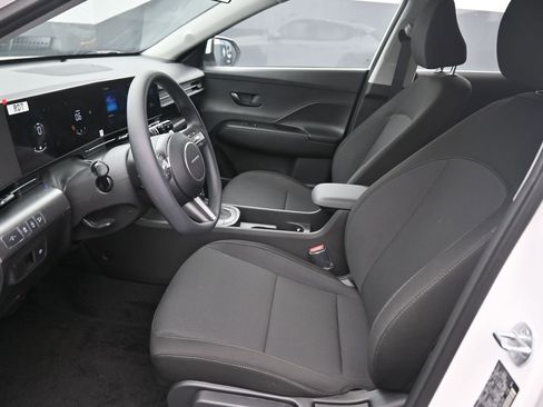 New 2026 Hyundai Kona SE image 10