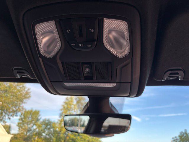 Used 2019 RAM 1500 Big Horn AWD/4WD image 9