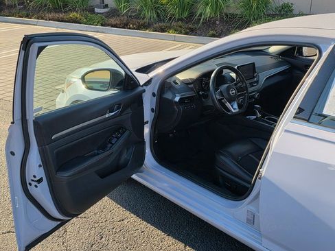 Used 2024 Nissan Altima 2.5 SR image 39
