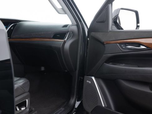 Used 2017 Cadillac Escalade Premium Luxury image 28