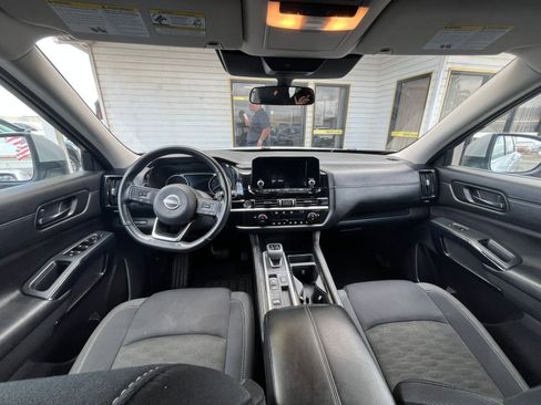 Used 2024 Nissan Pathfinder SV FWD image 35