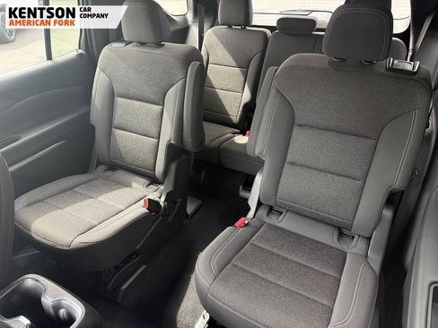 Used 2024 Chevrolet Traverse LT image 34