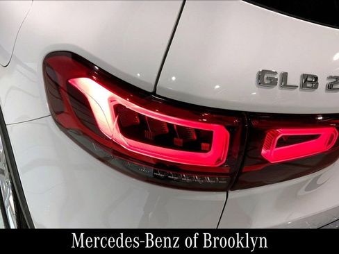 Used 2022 Mercedes-Benz GLB 250 4MATIC image 31