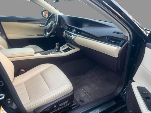 Used 2017 Lexus ES 350 w/ Luxury Package FWD image 26