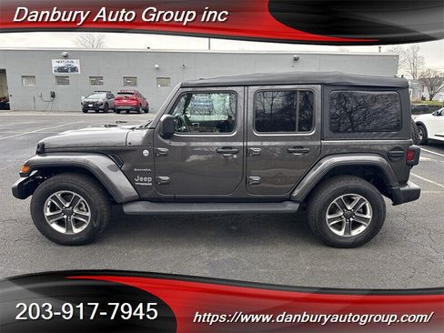Used 2022 Jeep Wrangler Unlimited Sahara w/ Cold Weather Group AWD/4WD image 3