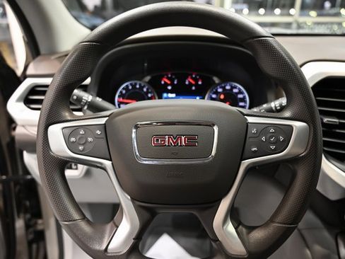 Used 2023 GMC Acadia SLE w/ Driver Convenience Package image 24