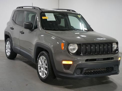 Used 2020 Jeep Renegade Sport w/ Sport Appearance Group image 3