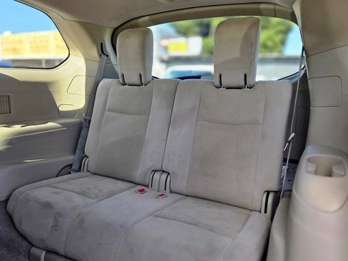 Used 2015 Nissan Pathfinder SV w/ Trailer Tow Package FWD image 35