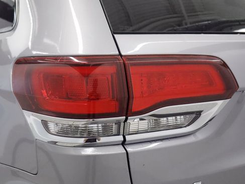Certified 2020 Jeep Grand Cherokee Limited w/ Luxury Group II AWD/4WD image 10