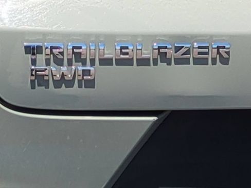 Used 2025 Chevrolet TrailBlazer LT AWD/4WD image 10