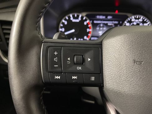Used 2025 Nissan Rogue SV AWD/4WD image 26