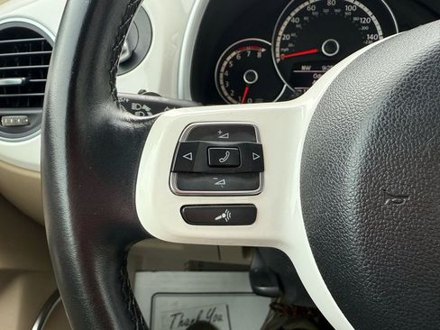 Used 2013 Volkswagen Beetle 2.5 image 24