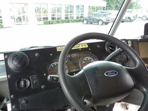 Used 2019 Ford E-450 and Econoline 450 Super Duty RWD image 7