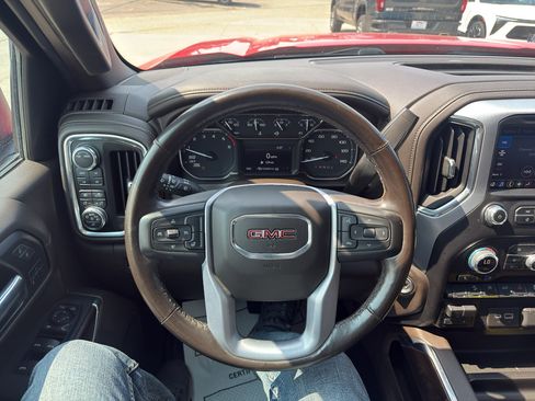 Used 2021 GMC Sierra 1500 SLT w/ SLT Premium Package AWD/4WD image 17