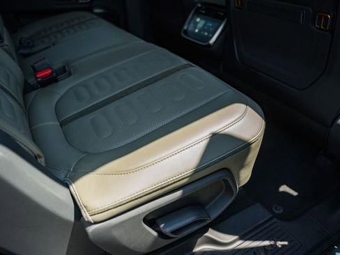 Used 2023 Rivian R1S Launch Edition image 21