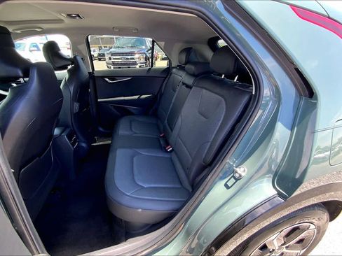 Used 2024 Kia Niro SX image 20