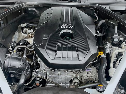 Used 2022 Genesis G70 2.0T w/ Prestige Package image 32