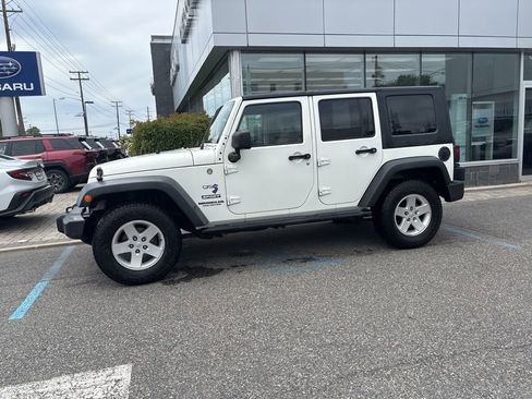 Used 2010 Jeep Wrangler Unlimited Sport AWD/4WD image 9