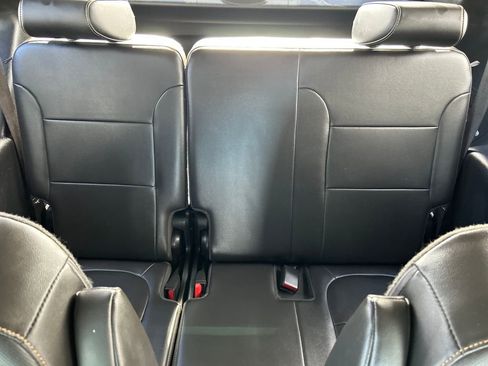 Used 2021 Chevrolet Traverse Premier image 23