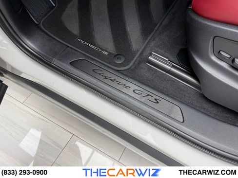 Used 2023 Porsche Cayenne GTS image 39