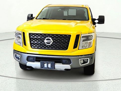 Used 2017 Nissan Titan PRO-4X w/ Pro-4x Convenience Package AWD/4WD image 2