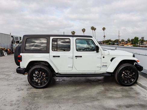 Used 2023 Jeep Wrangler Unlimited Sahara AWD/4WD image 13