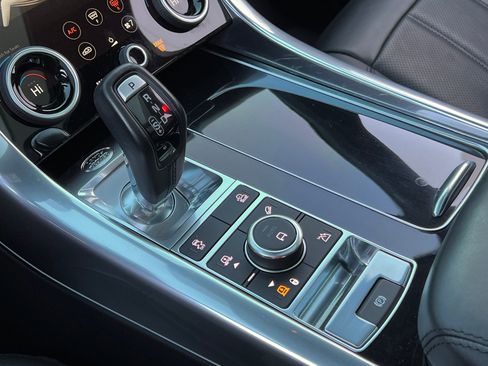 Used 2020 Land Rover Range Rover Sport HSE Dynamic image 31