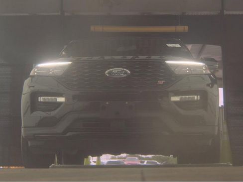 Used 2024 Ford Explorer ST w/ Equipment Group 401A AWD/4WD image 3
